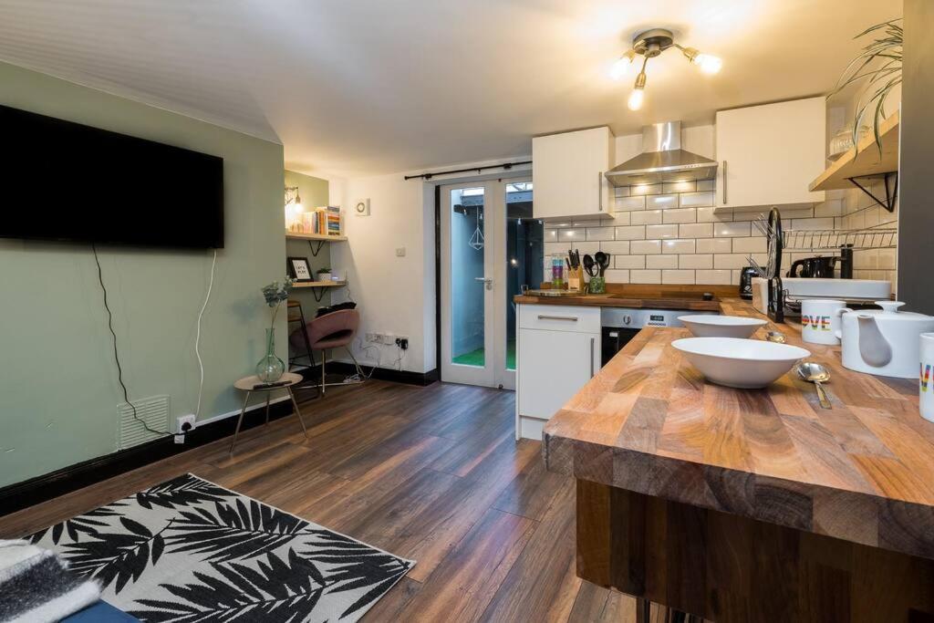 Modern 1-Bed Central Apartment With Outside Space Brighton Exteriör bild
